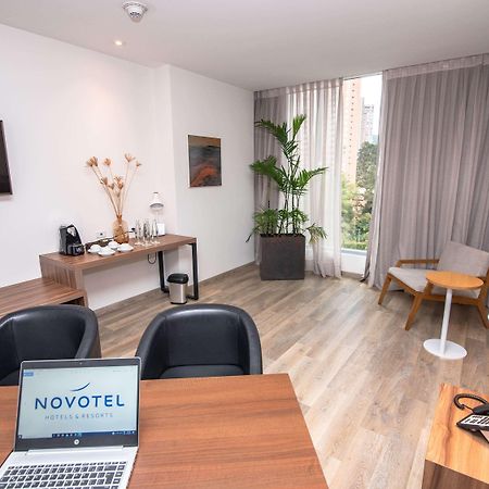 Novotel Medellin El Tesoro Luaran gambar Suite