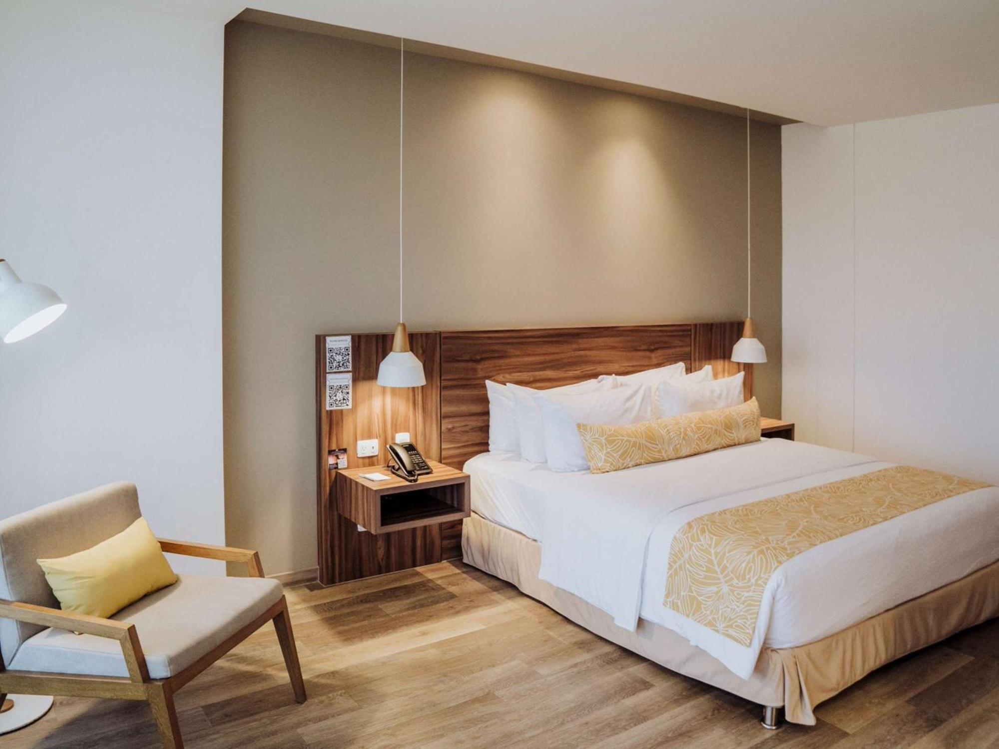 Novotel Medellin El Tesoro Luaran gambar Deluxe Room