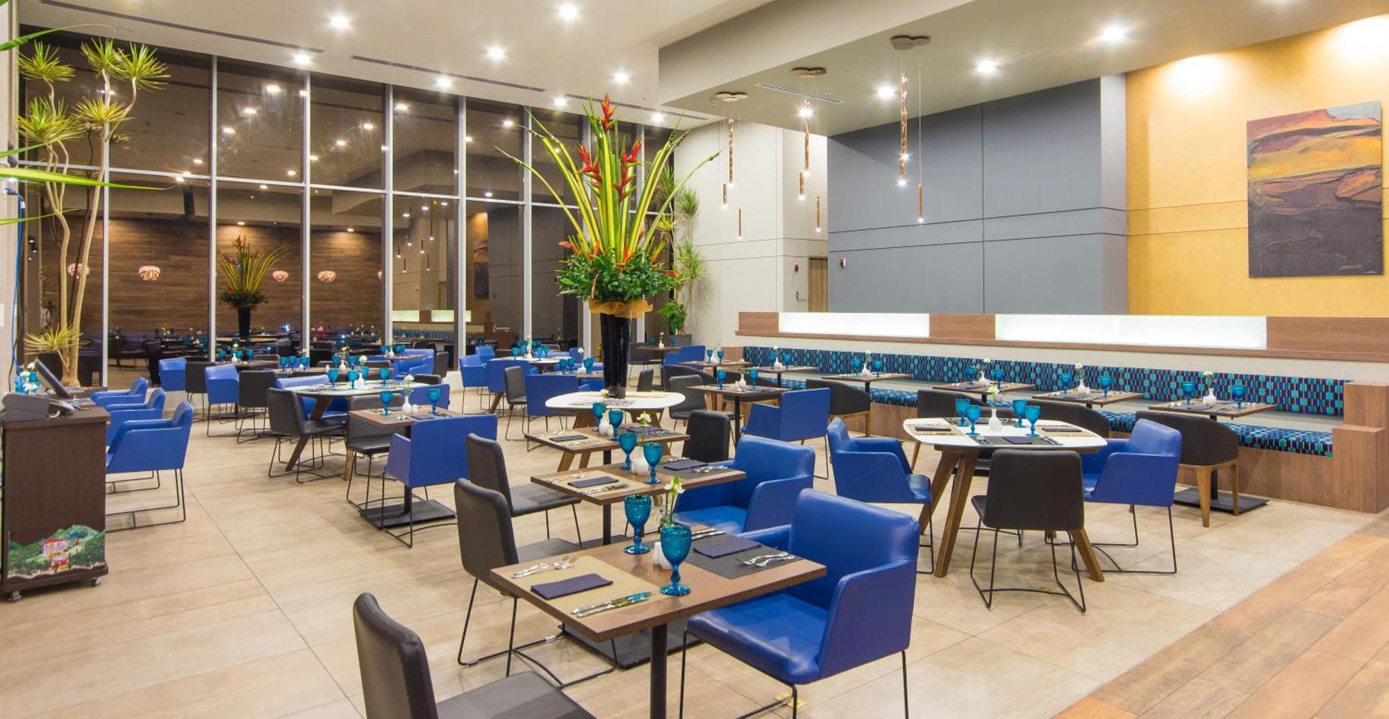 Novotel Medellin El Tesoro Luaran gambar The interior of the lounge
